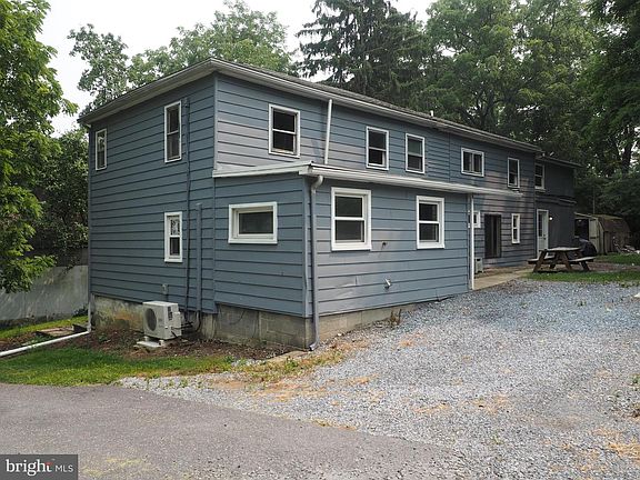 3rd image of 606 S Mountain Rd
