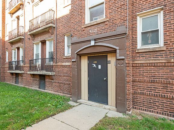 2nd image of 6100-6108 S Eberhart Ave #6100-3W