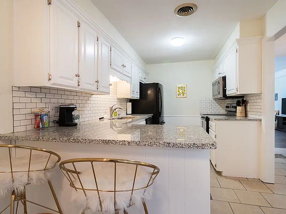 4th image of 3118 Linda Dr