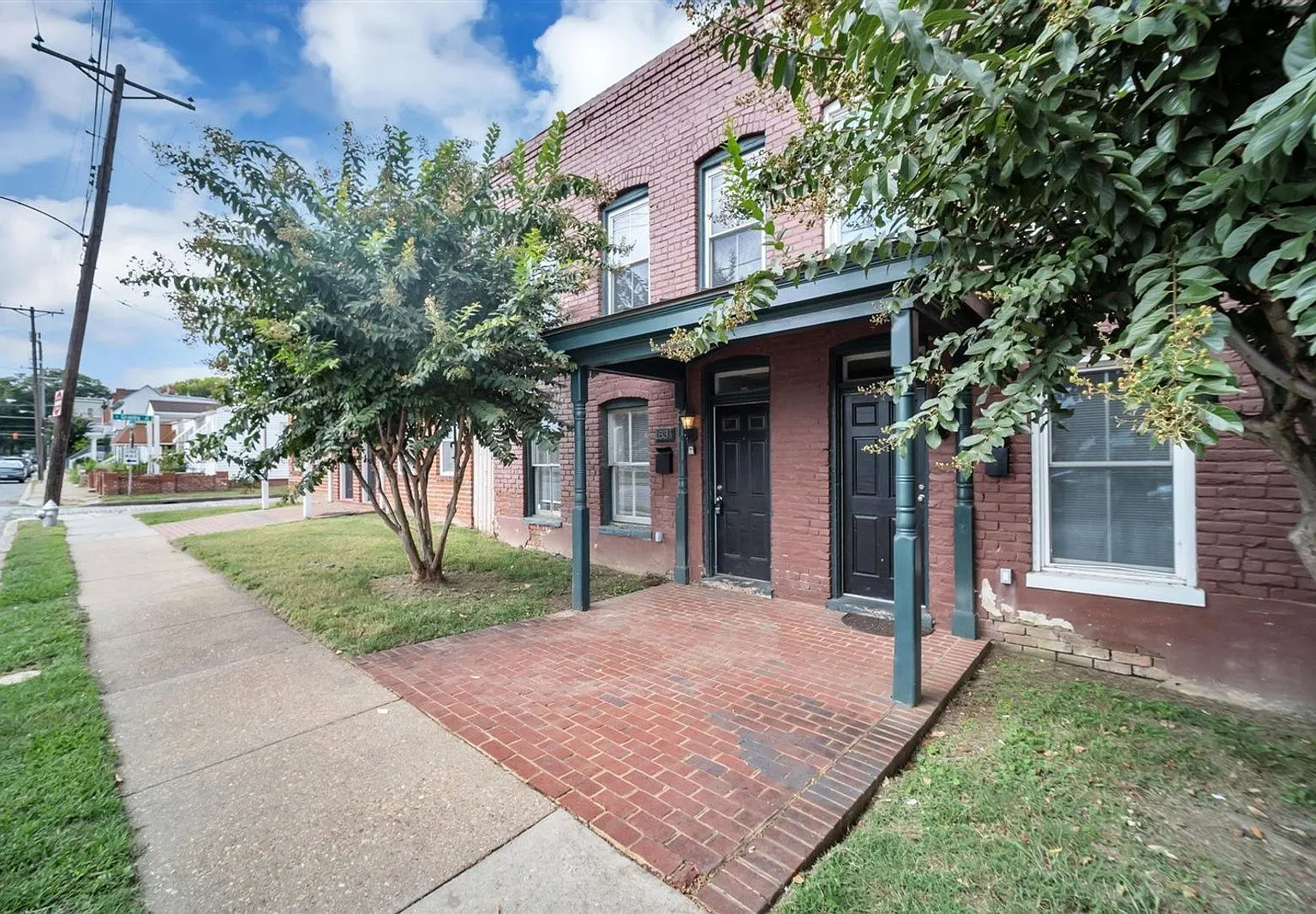 3 bed, 2.0 bath, 1502 sqft, $2,300 — Photo 2