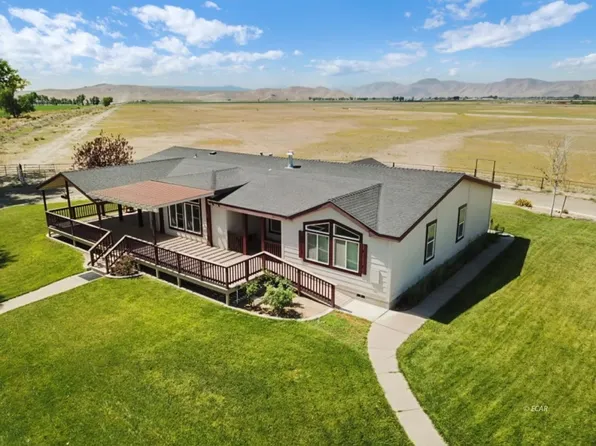60 Pete Hendrichs Rd, Yerington, NV 89447