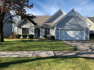 1952 Edinburgh Ln, Aurora, IL 60504