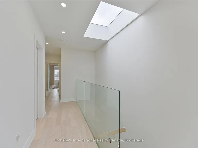 41 A Maple Ave N — Photo 28