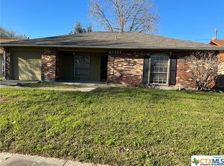3312 Mayfair Dr, Victoria, TX 77901