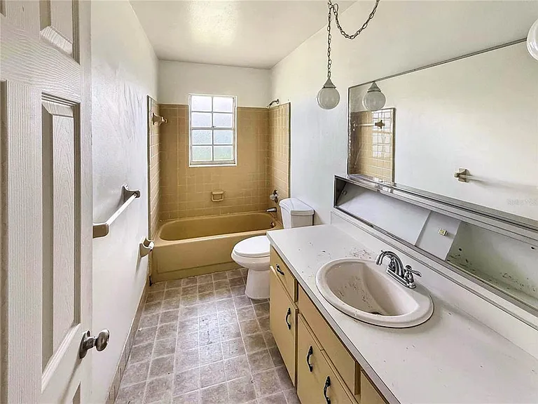 590 Belltower Ave #H — Photo 4