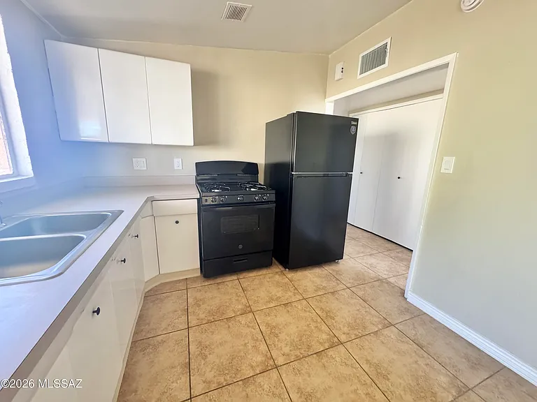 904 W 4th Ave — Photo 11