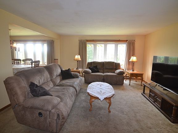 4th image of 858 Jon Ln