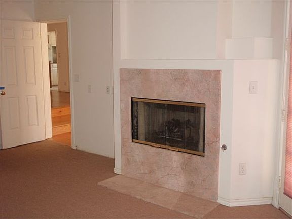 4th image of 3033 Bagley Ave