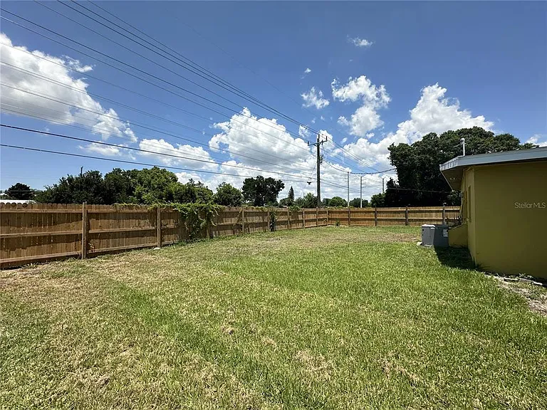 3335 Dudley St — Photo 16