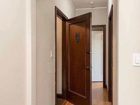 2nd image of 1045 El Camino Real APT 4