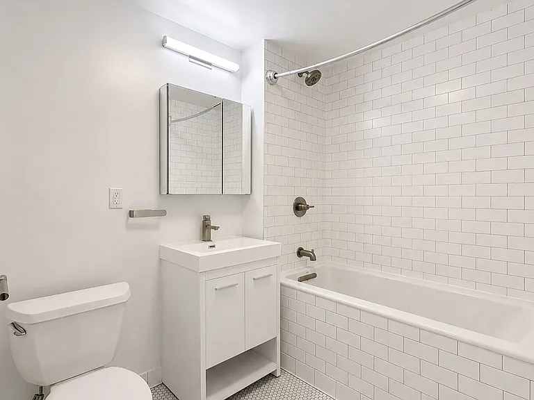 293 Hawthorne St #4A — Photo 10