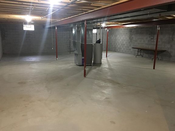 5th image of 1368 Youll St