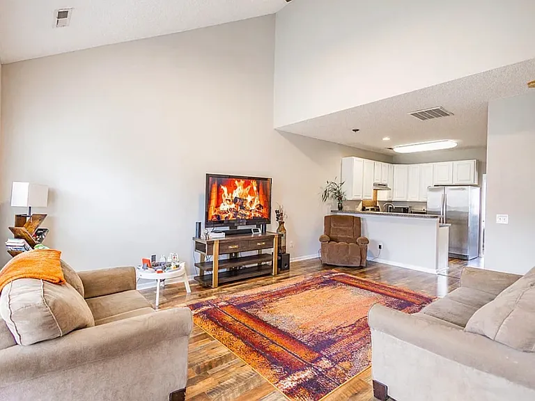 110 Black River Dr — Photo 6