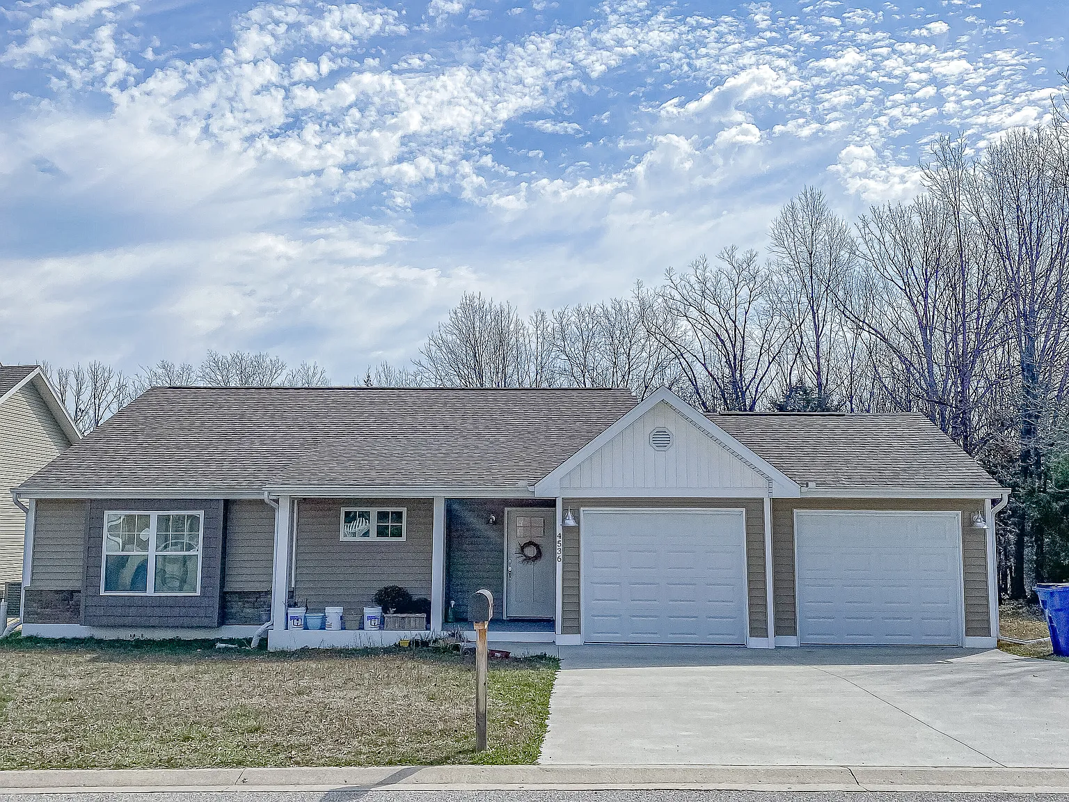 3 bed, 1457 sqft, $2,200 — Photo 1