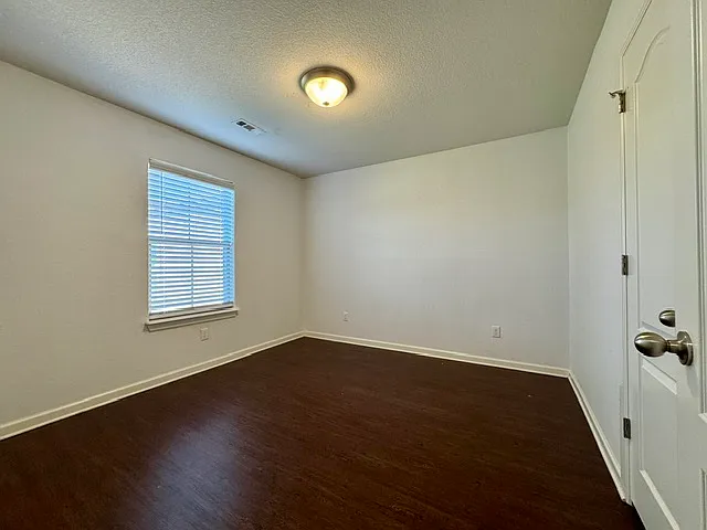 508 Eagle Dr NE — Photo 20