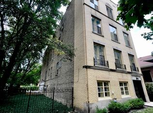 1413 Dobson St, Evanston, IL 60202