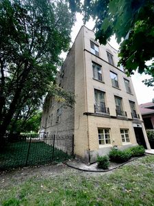 1413 Dobson St, Evanston, IL, 60202