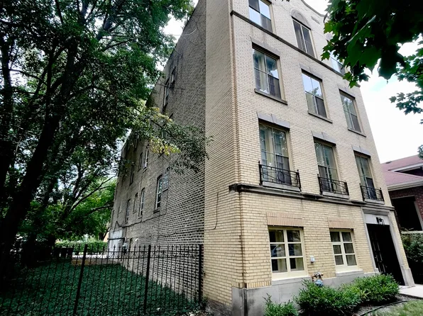 1413 Dobson St, Evanston, IL 60202