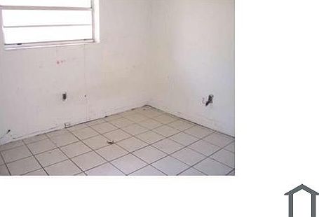 4th image of 1787 NW 68th St