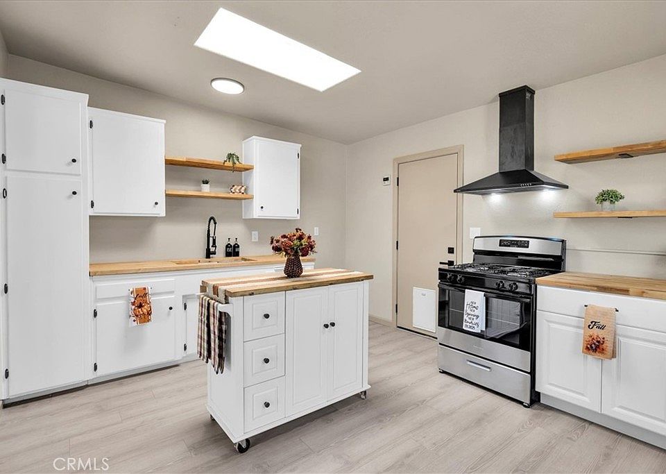 1st image of 6186 Abronia Ave