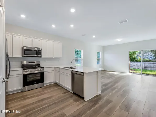 708 HOLLY LAKES Drive, Orange Park, FL 32073