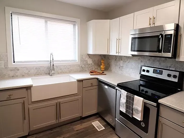5733 Waterwood Dr — Photo 5