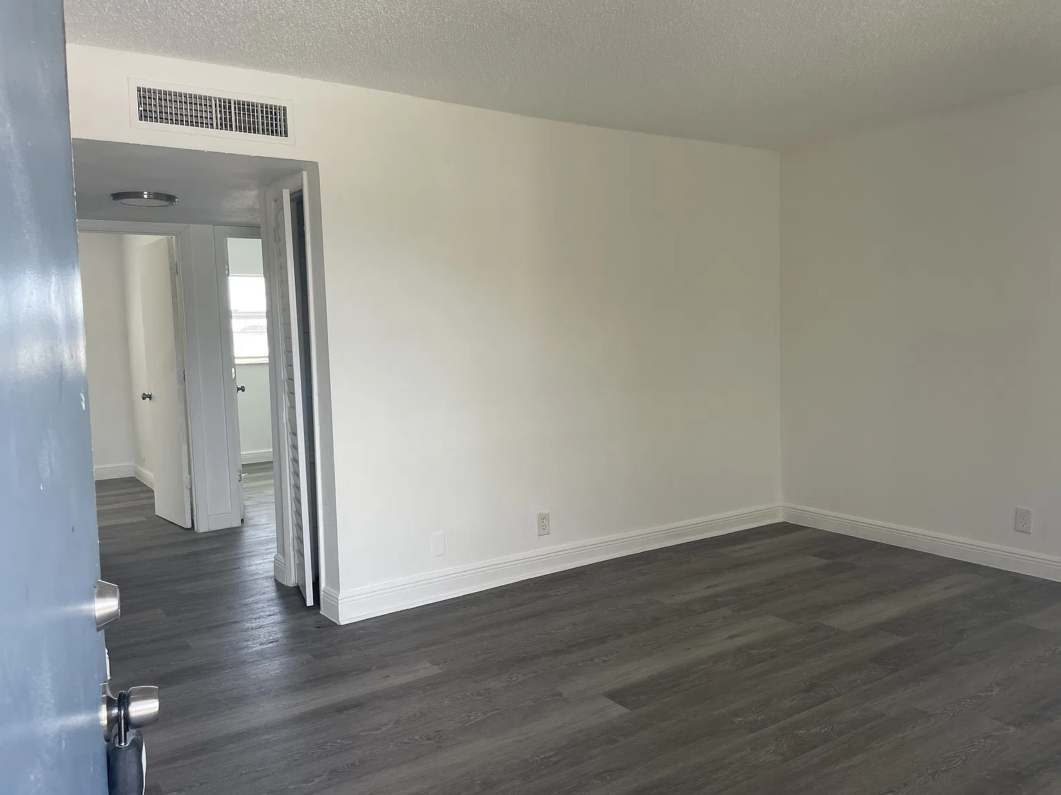 1331 S Dixie Hwy — Photo 2