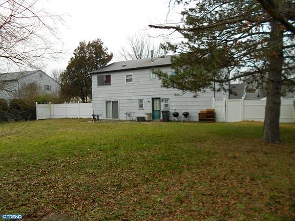 2nd image of 1024 Bradford Dr