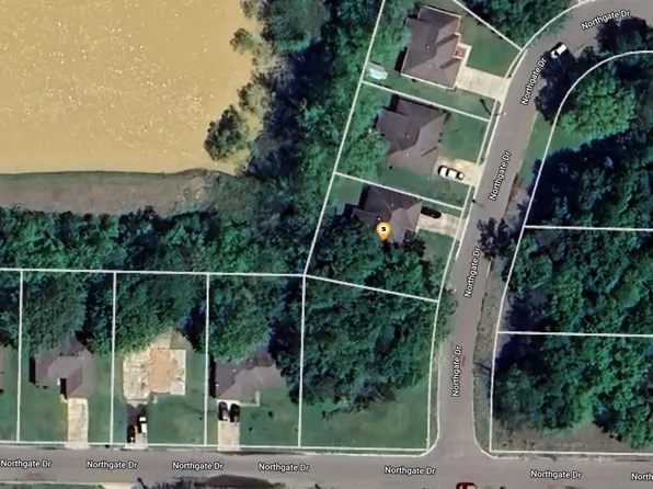 177 Northgate Dr, Canton, MS 39046