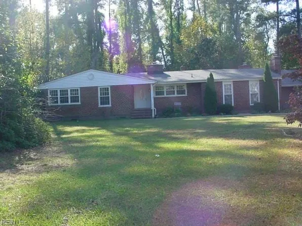 205 Robinhood Rd, Franklin, VA 23851