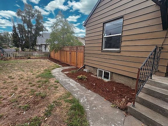 3rd image of 127 SW 6th St #127SW6