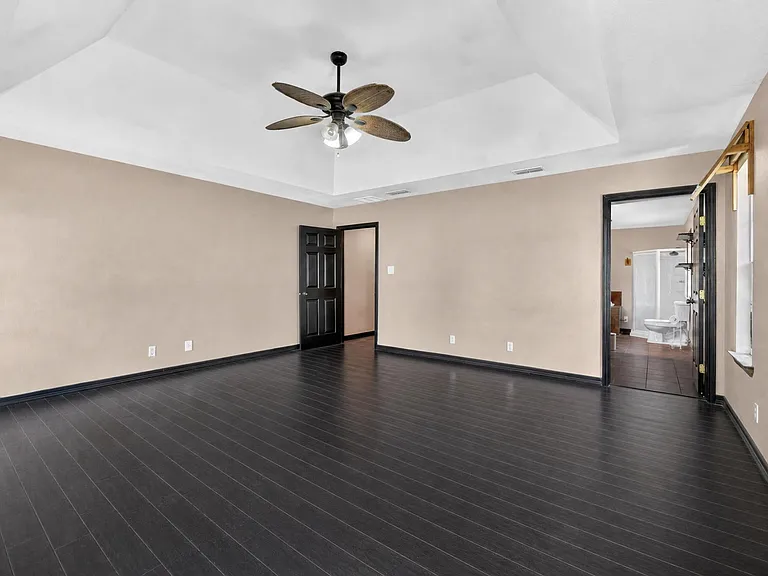 135 County Road 4519 — Photo 18