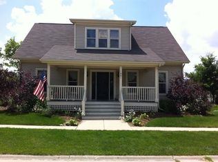 1551 Amos Bennett St, Grayslake, IL 60030