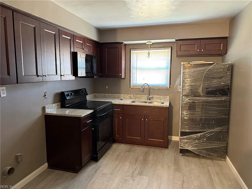 2 bed, 1.0 bath, 750 sqft, $1,300 — Photo 2