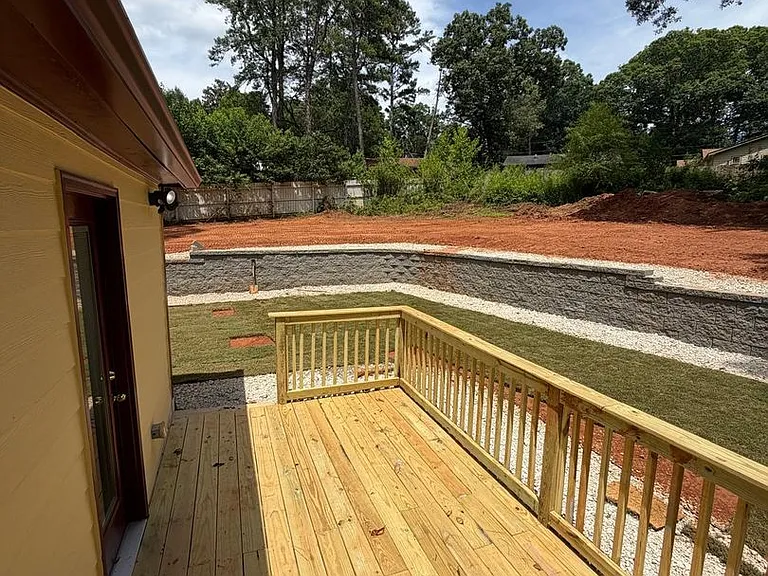 637 Parkdale Dr — Photo 15