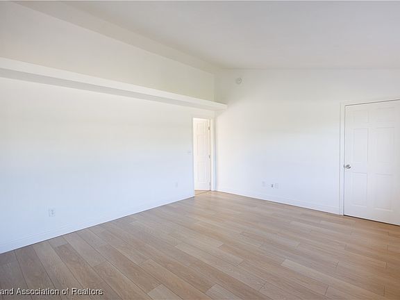 4th image of 1043 Rebel Ave