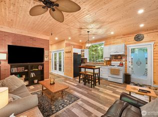 2001 Tower Rd, Maple Falls, WA 98266