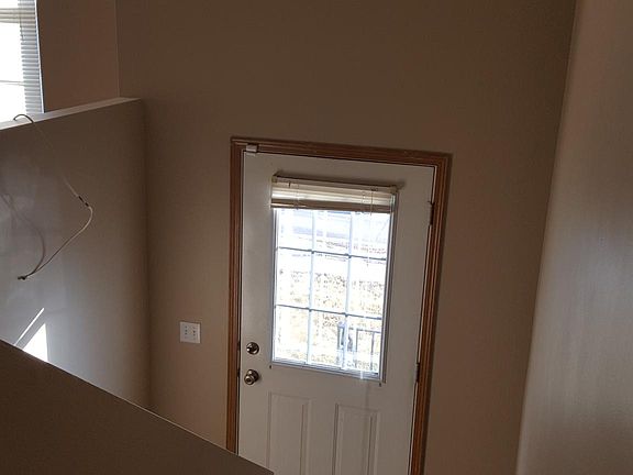 5th image of 16608 Erskine St