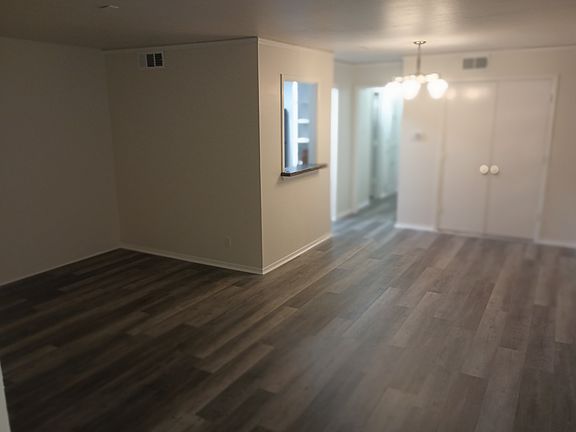 4th image of 3442 McFarlin Blvd