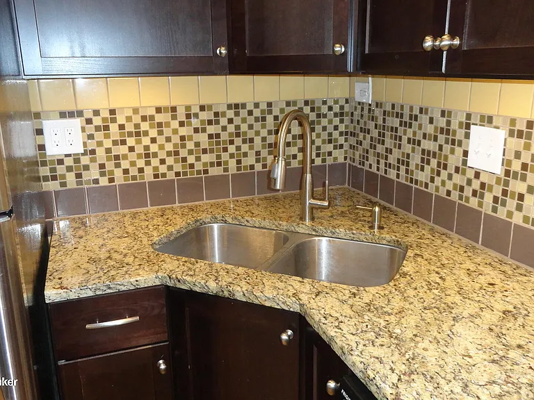 4202 Berkshire Ave — Photo 12