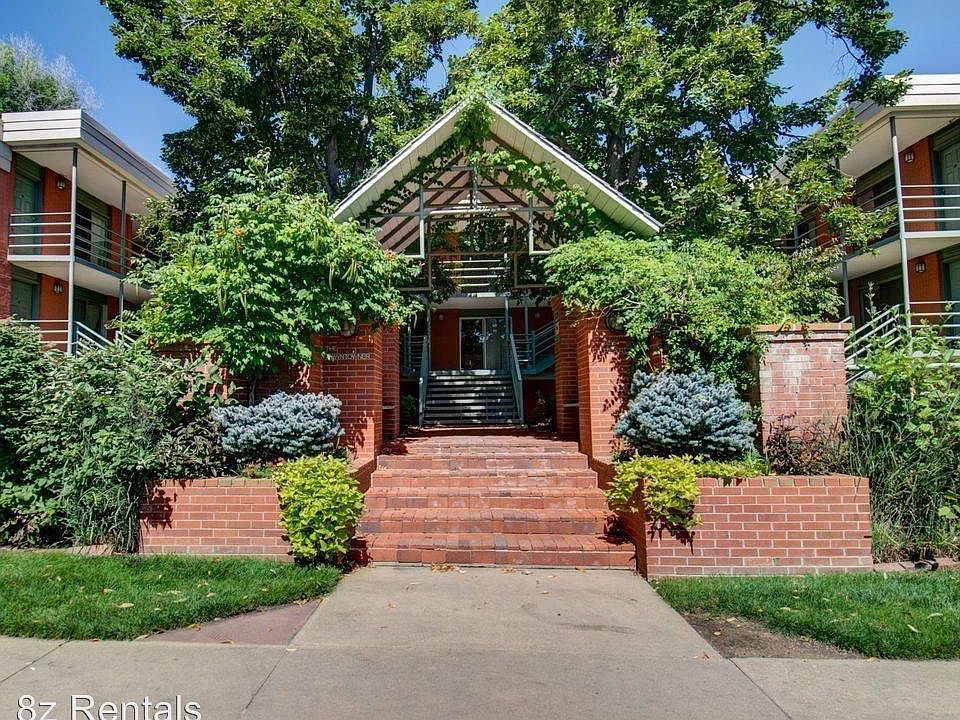 Beautiful complex, on Pearl Street & 6th!
