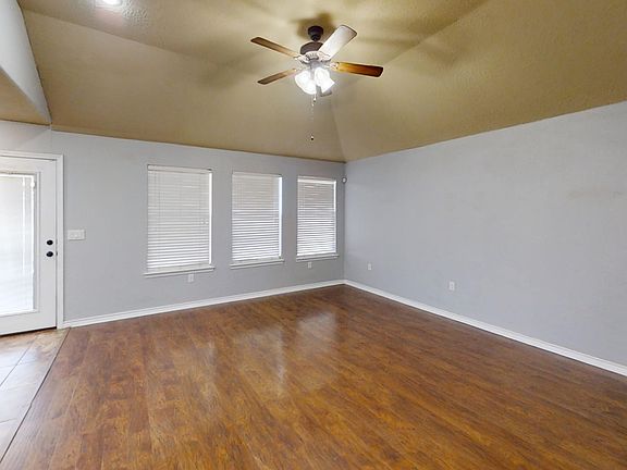 4th image of 204 Carmel Ln