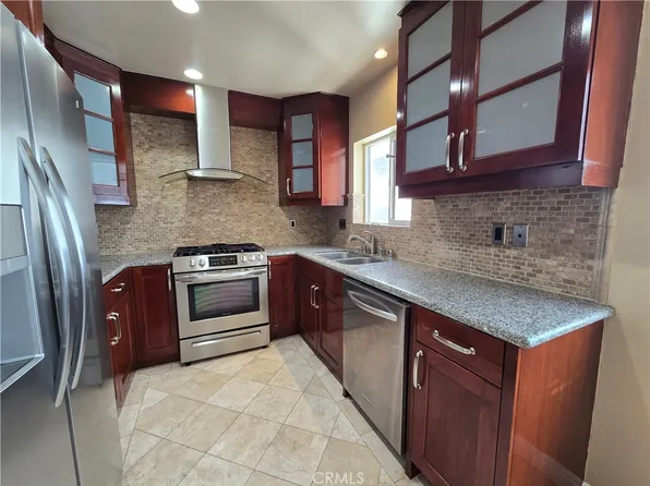 1154 S Barrington Ave APT 312, Los Angeles, CA 90049