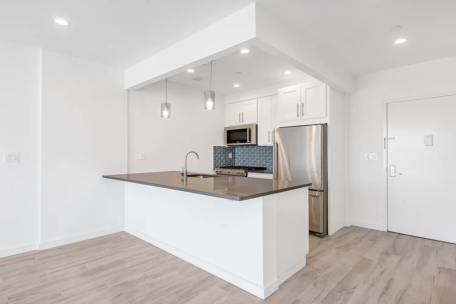 14-11 31st Avenue — Photo 2