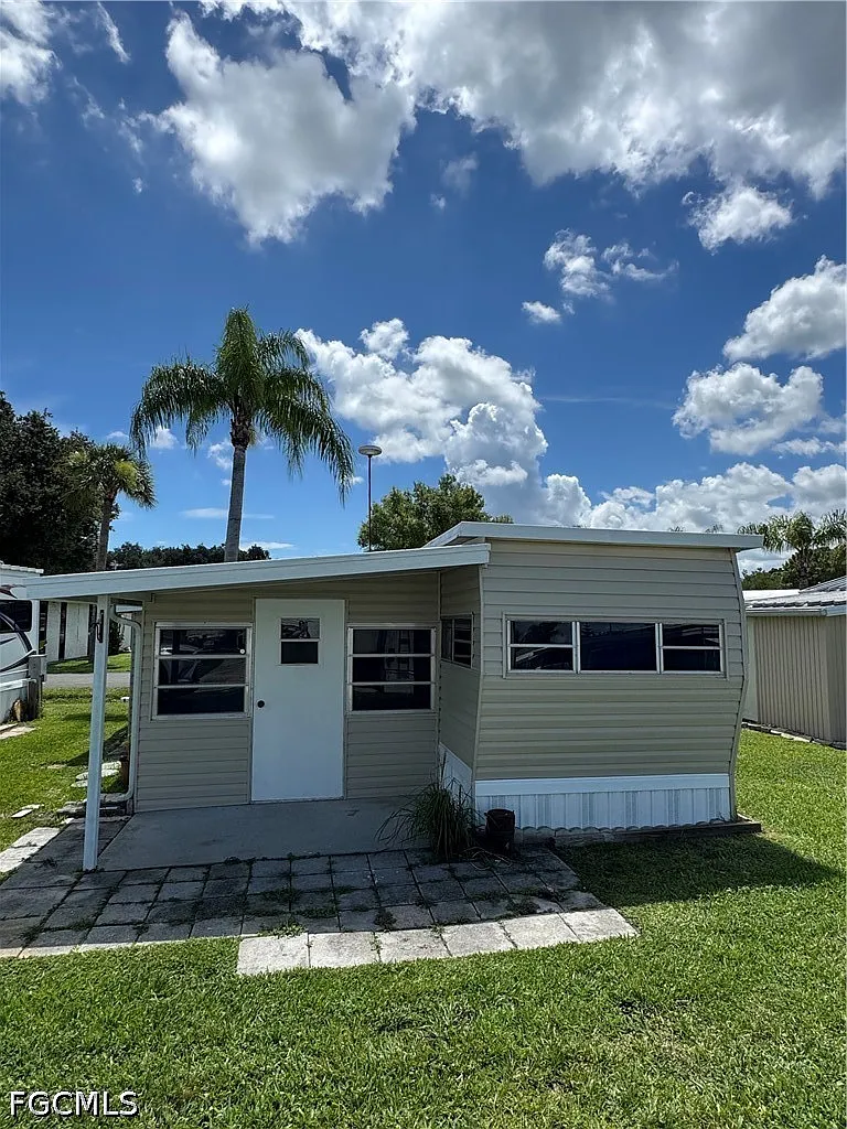 1 bed, 1.0 bath, 527 sqft, $900 — Photo 1