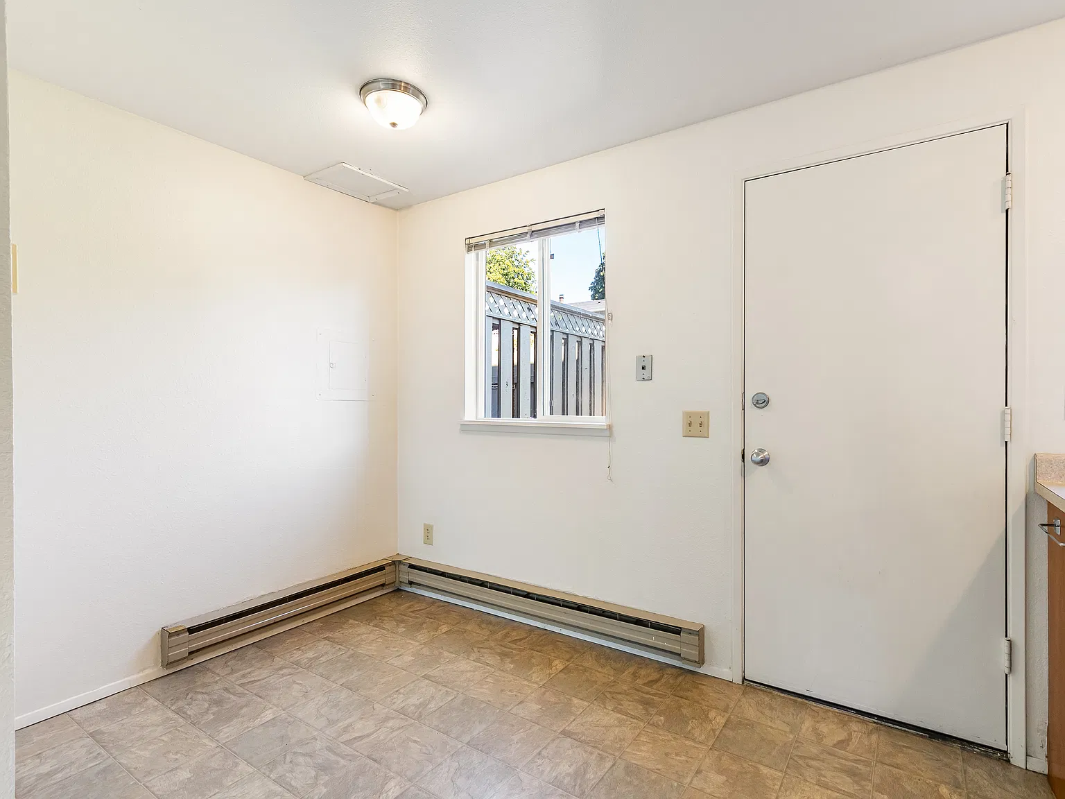 2 bed, 900 sqft, $1,795 — Photo 4