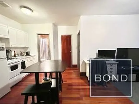 Rented by Bond New York | media 11