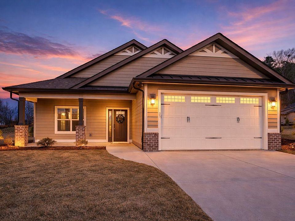 1st image of 35 McTyeire Dr