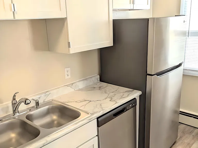 Keller Flats — Photo 38