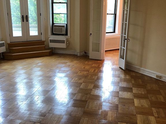 2nd image of 2052 N Lincoln Park W APT 308